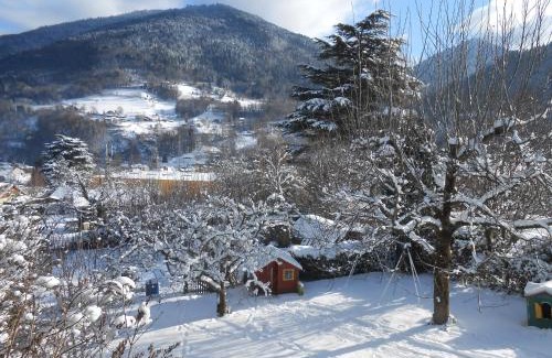 Allevard Apartment | DETENTE NATURE rando, ski , thermes