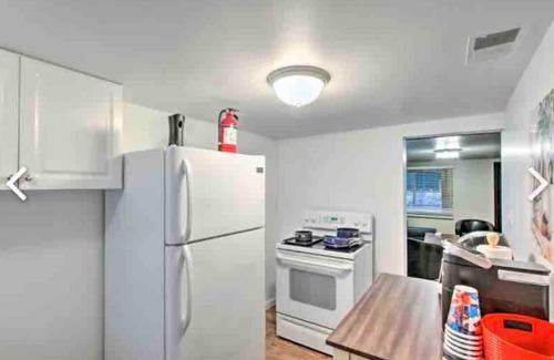 Dearborn Heights House | Detroit Cozy Cottage Dearborn Heights cute, cozy & 20 mins from Downtown Detroit