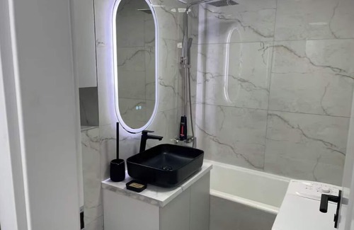 Cluj-Napoca Apartment | Detunata lux, near Iulius mall, 2 min to station, 3 min non stop shop