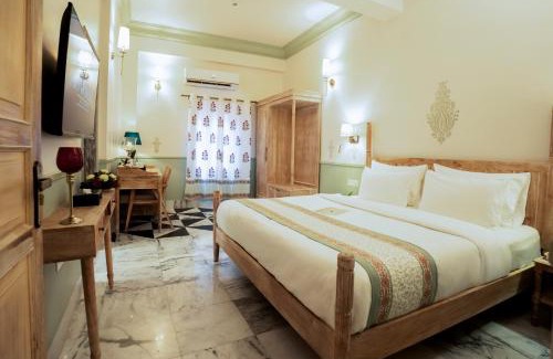 Bani Park Hotel | Dev Mahal - A Boutique Heritage Hotel