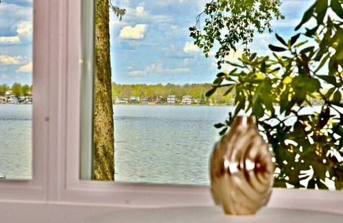 Manitou Beach-Devils Lake Cottage | Devils Lake Water Front Vacation Home Rental.