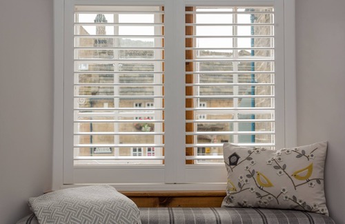 Beeley Apartment | Devonshire Cottage is a luxurious sandstone cottage on the Chatsworth Estate