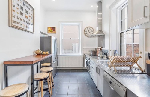 North Hobart House | Devonshire House Luxury with a Fascinating History