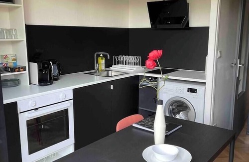 Torcy-le-Grand Apartment | DG Apartment - Le Relais du Lac, near Disneyland