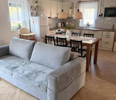 Komjati House | Diókert Vendégház