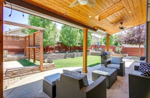 Commerce City House | DIA/Airport retreat I 20 mins to Downtown Denver