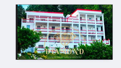 Moonhole Hotel | Diamond Inn