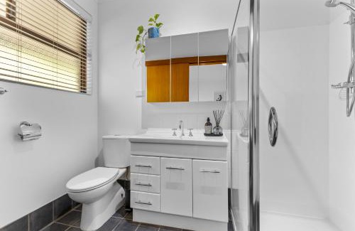 Allanson House | Diamond Lake Escape