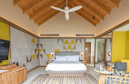Farukolhufushi Island Hotel | Diamond Overwater Pool Villa, Hard Rock, 2 Twin Bed, Lagoon Access