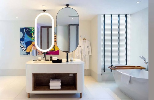 Farukolhufushi Island Hotel | Diamond Overwater Pool Villa, Hard Rock, 2 Twin Bed, Lagoon Access
