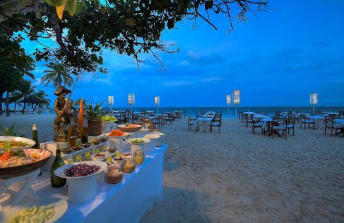 Athuruga Island Resort | Diamonds Athuruga Maldives Resort & Spa