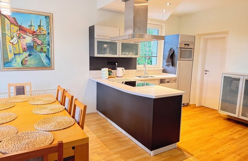 Slivenec Villa | DiamondVilla, 4 bedroom Apartment, garden & spa