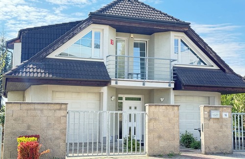 Slivenec Villa | DiamondVilla, 4 bedroom Apartment, garden & spa