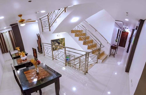 Coron Town Proper Hotel | DIANNA'S INN