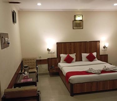 Alambagh Hotel | DIDI Hotel Alambagh