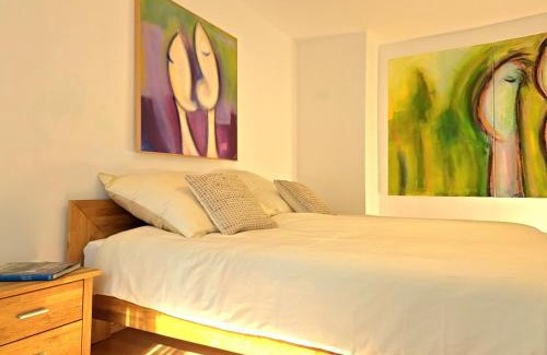 Kilianstadten Apartment | Die Art Farm I Group Rental near Frankfurt I Messe
