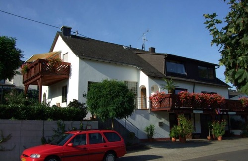 Losnich Apartment | Die Ferienwohnung hat Eine Einmalig Schöne Ruhige Lage, Direkt am Moselradweg