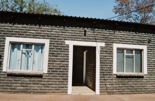 Tsantsabane House | Die Karee Tuiste