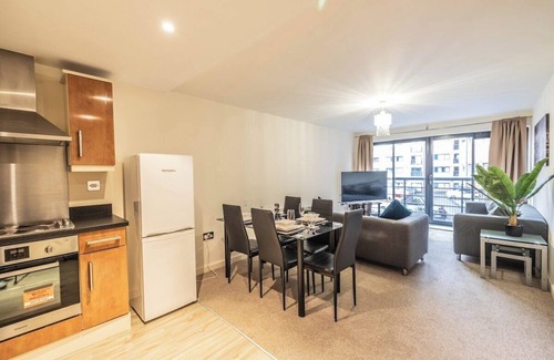 Bordesley House | Digbeth 2 Bed Birmingham Centre Apt w/Parking