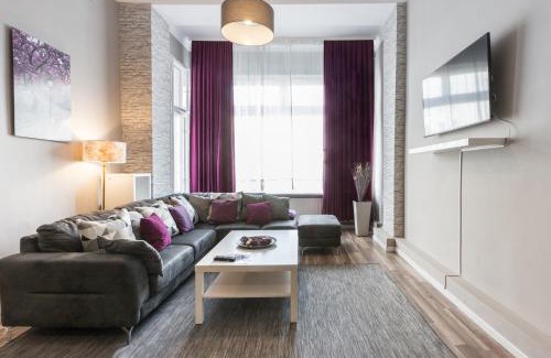 Schoeneberg Apartment | Dilo Apartments - MyGold Apartment 120 SQM