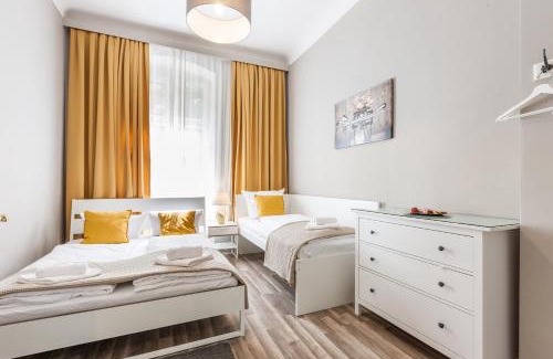 Schoeneberg Apartment | Dilo Apartments - MyGold Apartment 120 SQM