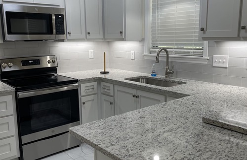 Starkville House | DIMJ Guesthouse- Location #4