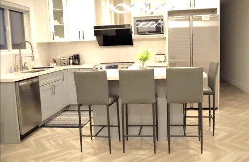 Piedmont House | Dimond Abode Vacation Rental 3426