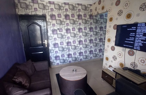Surulere Apartment | Dinero Cozy Apartment
