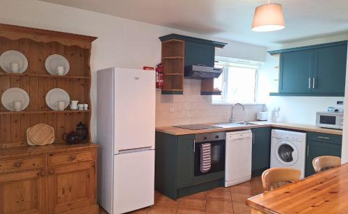 Dingle House | Dingle Harbour Cottages 3 Bed Sleeps 7 by Trident Holiday Homes