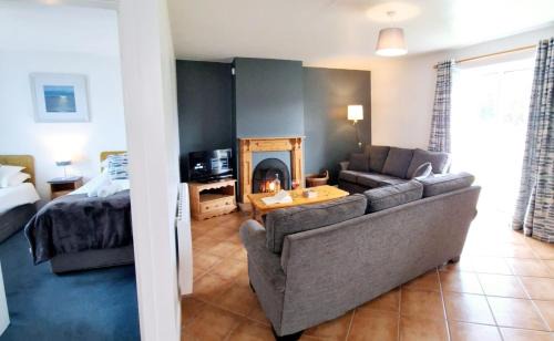 Dingle House | Dingle Harbour Cottages 3 Bed Sleeps 7 by Trident Holiday Homes