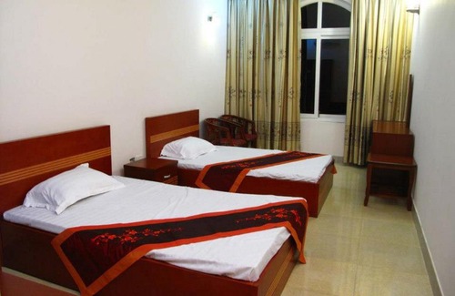 Quoc Oai Hotel | Dinh Gia Palace