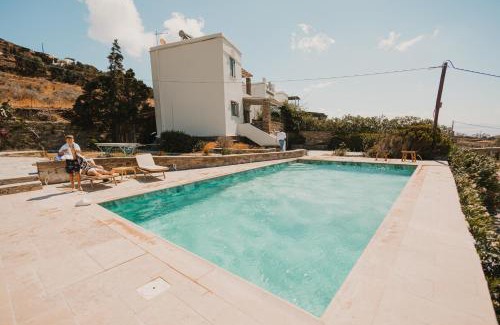 Agios Ioannis Villa | Dinora Villa