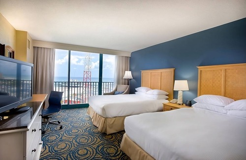 Brush - Stewarts Hotel | Direct Beach Access! Two City View Units, 2 Pools!