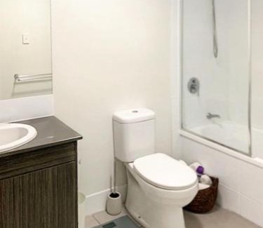 Mountain Creek Apartment | Direct Collective - Breeze on Brightwater