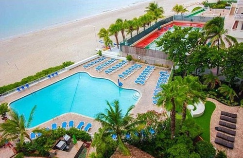 Galt Mile Condo | DIRECT OCEAN FRONT 2 BEDROOMS/2BATH HUGE BALCONY OVERLOOKS POOL, TIKI BAR, BEACH