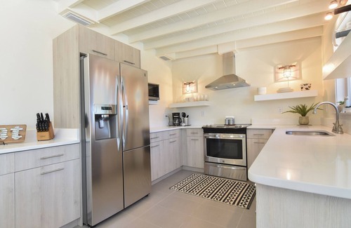 Fowlers House | Direct Riverfront Brand new Bungalow with Pool