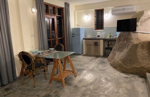 Mahe Island Apartment | Directly behind the beach cozy apartment in a quiet beautiful location