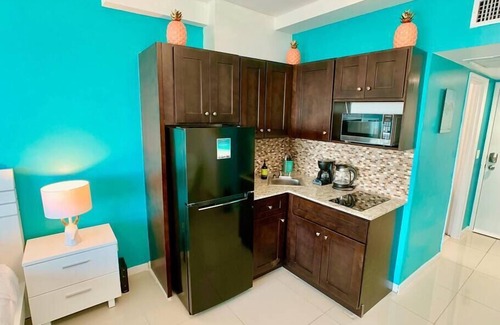 Mid Beach Condo | Directly on the Beach – Pool & Ocean View