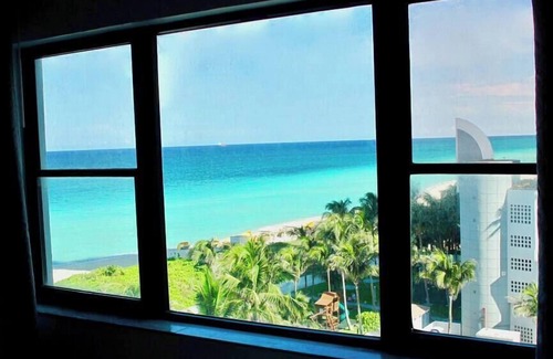 Mid Beach Condo | Directly on the Beach – Pool & Ocean View