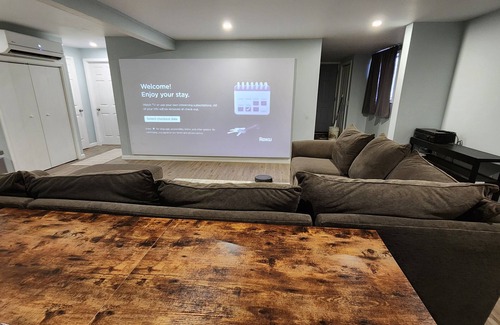 Erie House | Director’s Cut Getaway - 4BR Sleeps 10-Smart Home
