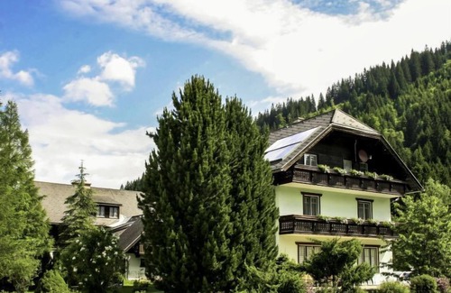 Donnersbachwald Apartment | Dirndl und Bua by Interhome