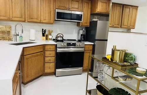 Park Shore Condo | Discount Naples Park Shore Resort Penthouse Hog Fish Harry’s