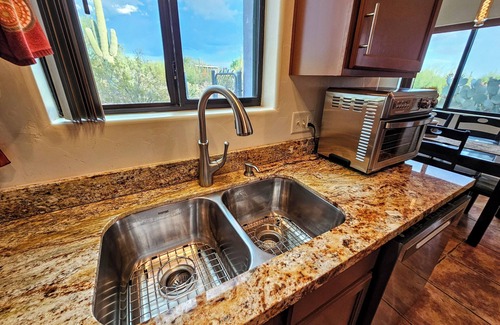 Tucson House | Discounted Summer Rates 3 bd 2 ba Home on 2 acres Views Near Desert Museum