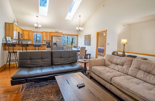 Chestnut Springs House | Discounts Avail! Theater Room, Fooseball, Firepit, Mountains!