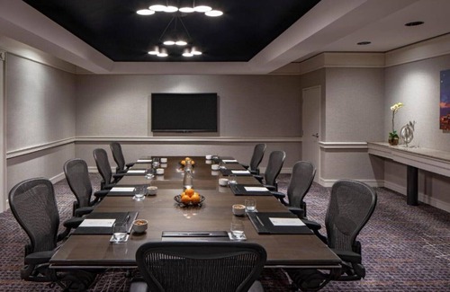 Hampden South House | Discover a premium one-stop travel experience at our room !