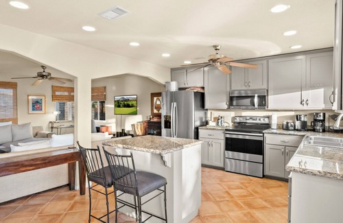 Canyon Lake House | Discover a Private Lake Getaway Oasis in SoCal Wine Country/near Temecula