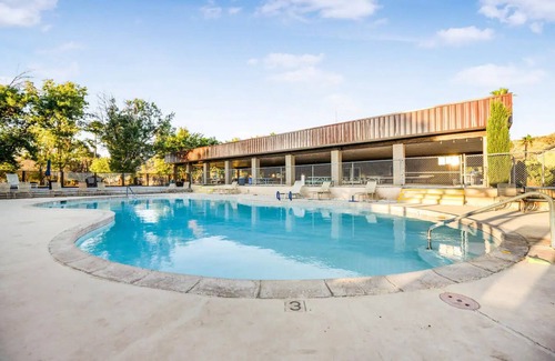 Jacumba RV Rental | Discover Desert Tranquility: Comfortable Resort with Nature Access