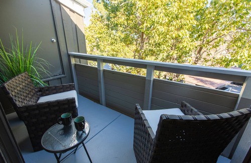 Ivey Ranch - Rancho Del Oro Apartment | Discover fun at LEGOLAND® California, just 17 mins away