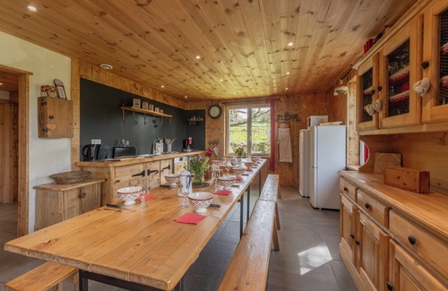 Les Estables Ski Chalet | Discover Gîte Le Pradel in Les Establesn