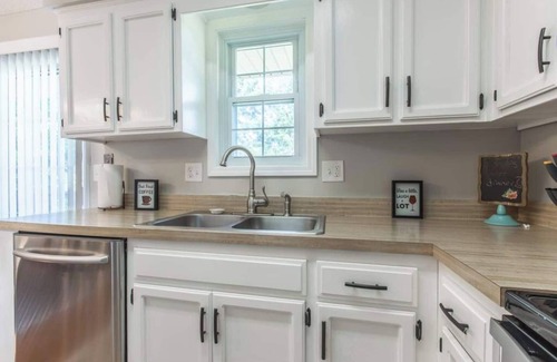 Parkville House | Discover Kansas City in Style